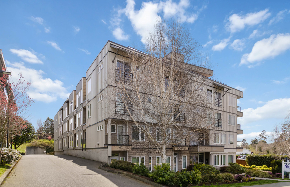 1405 Esquimalt multi-unit building